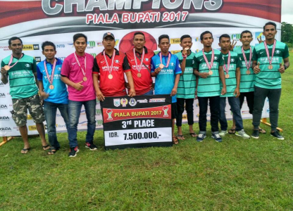 Beru FC dan Binatama FC Juara 3 Bersama Piala Bupati 2017